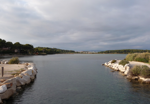 Le chenal vers la lagune entre les deux îles